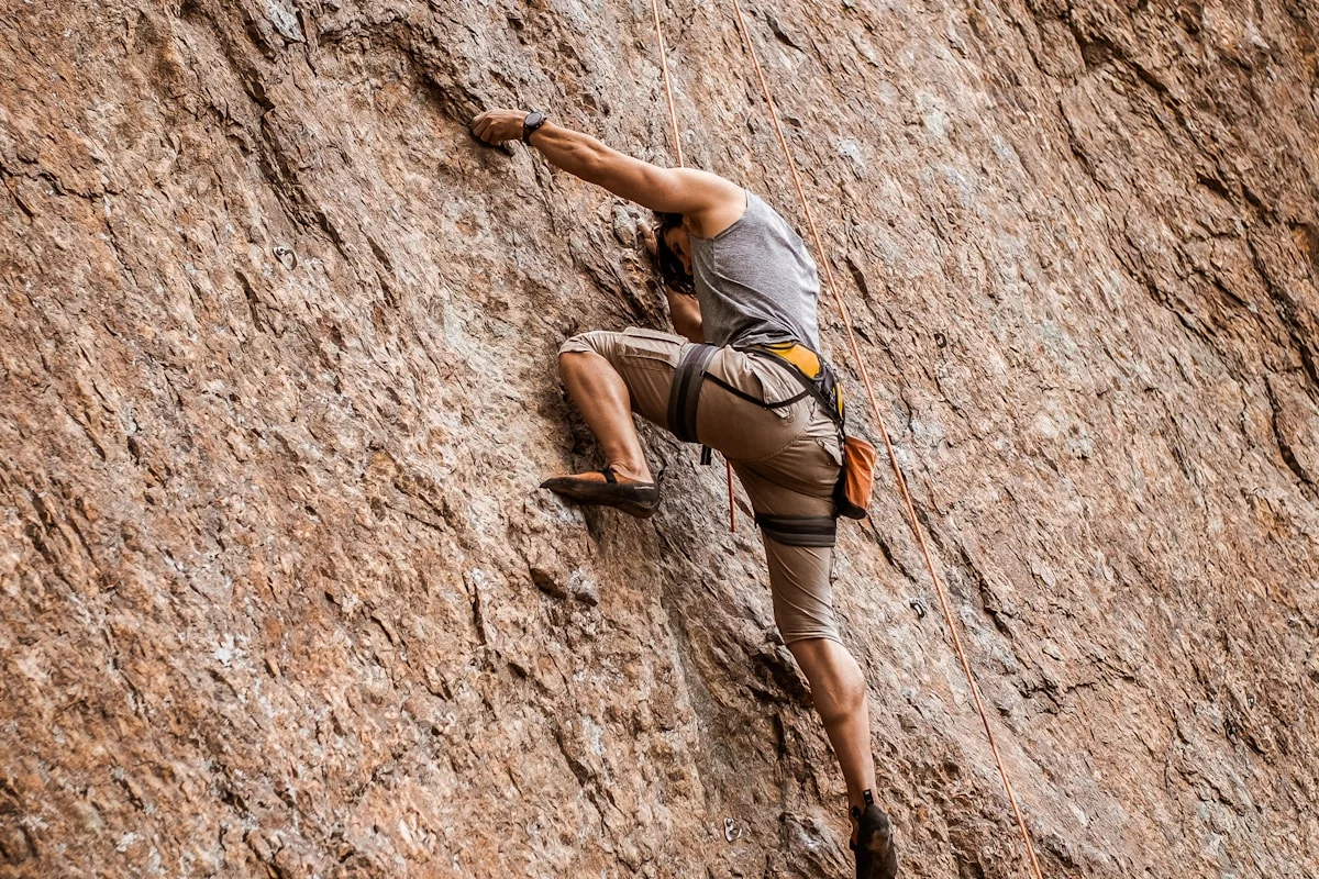 Outdoor climbing instruction