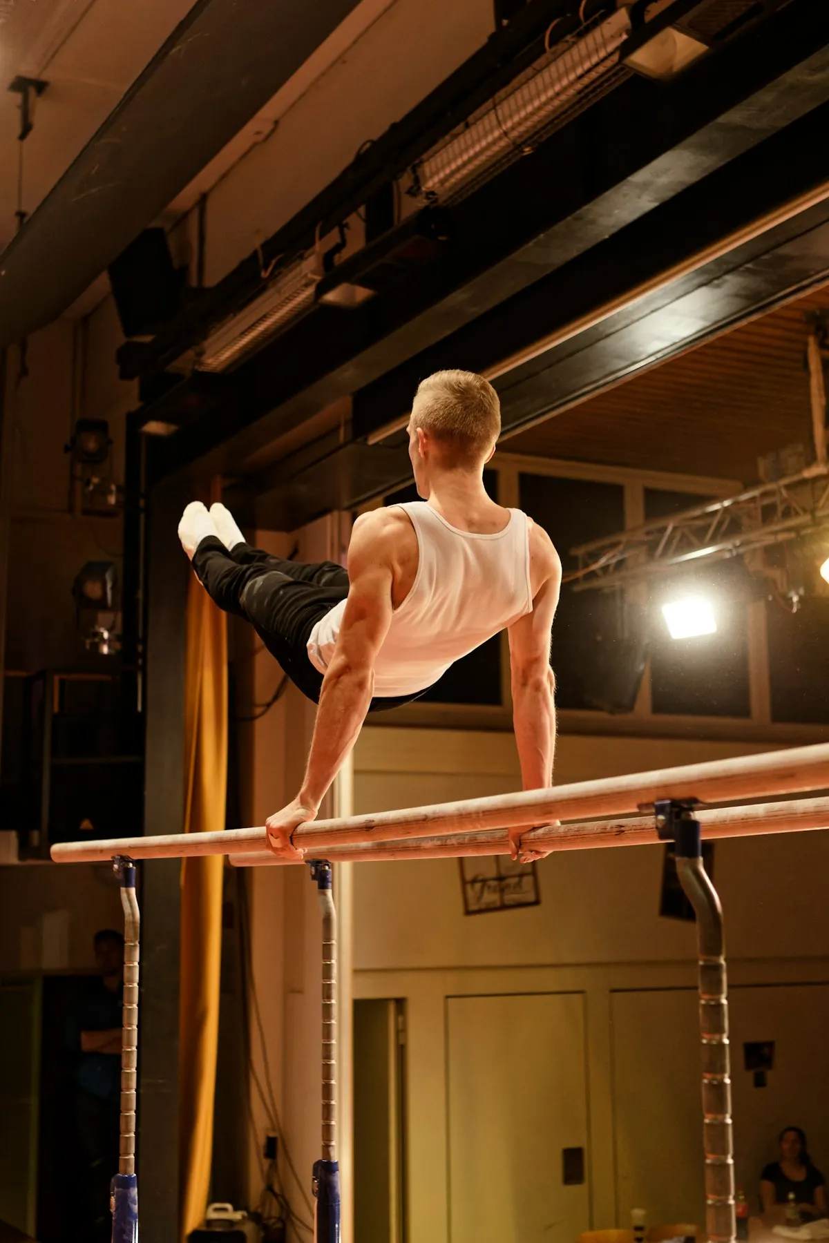 Gymnastics apparatus